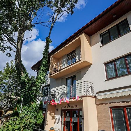 Grand Hotel Senica, Garni ภายนอก รูปภาพ